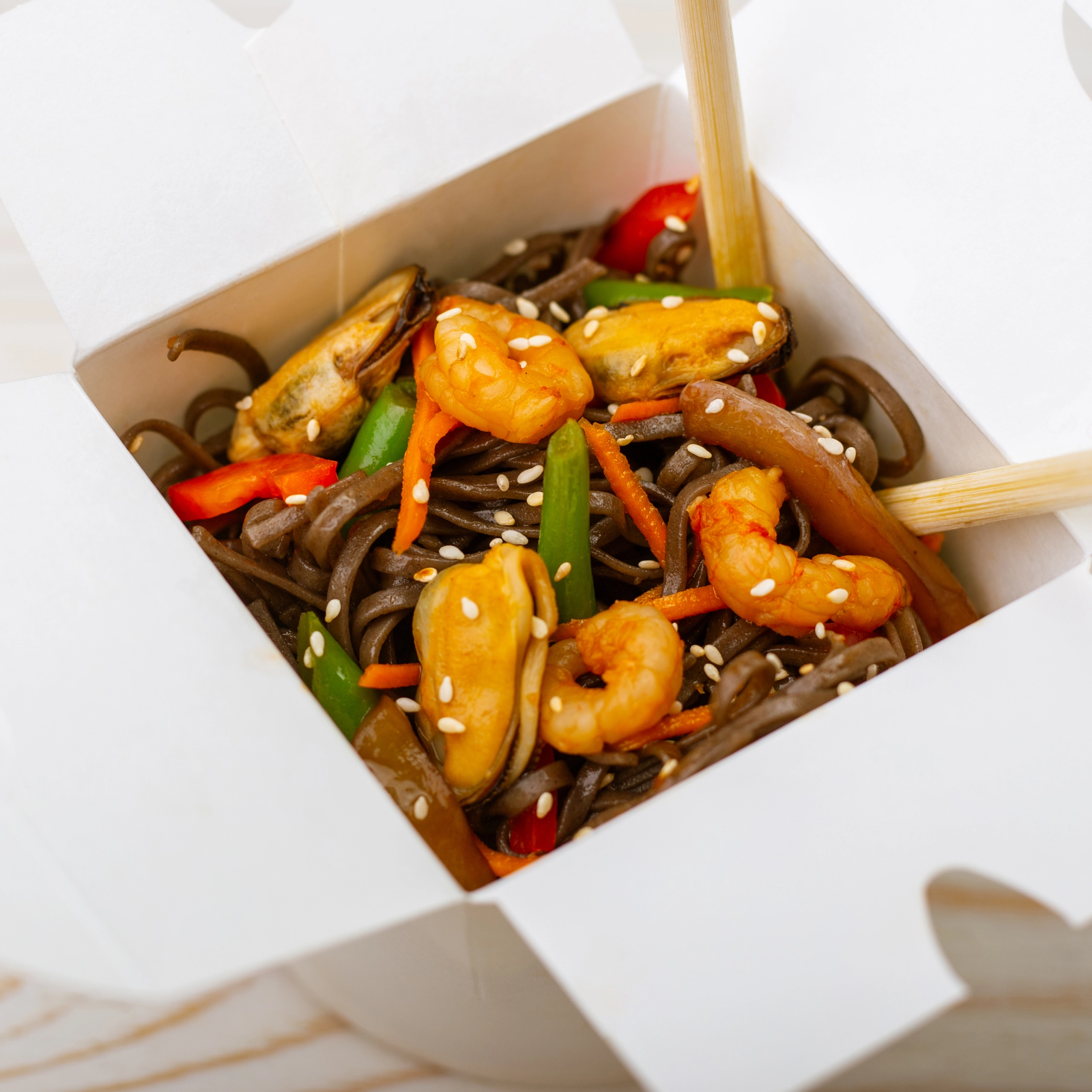 Замовити Wok СОБА З МОРЕПРОДУКТАМИ з доставкою в Одеса