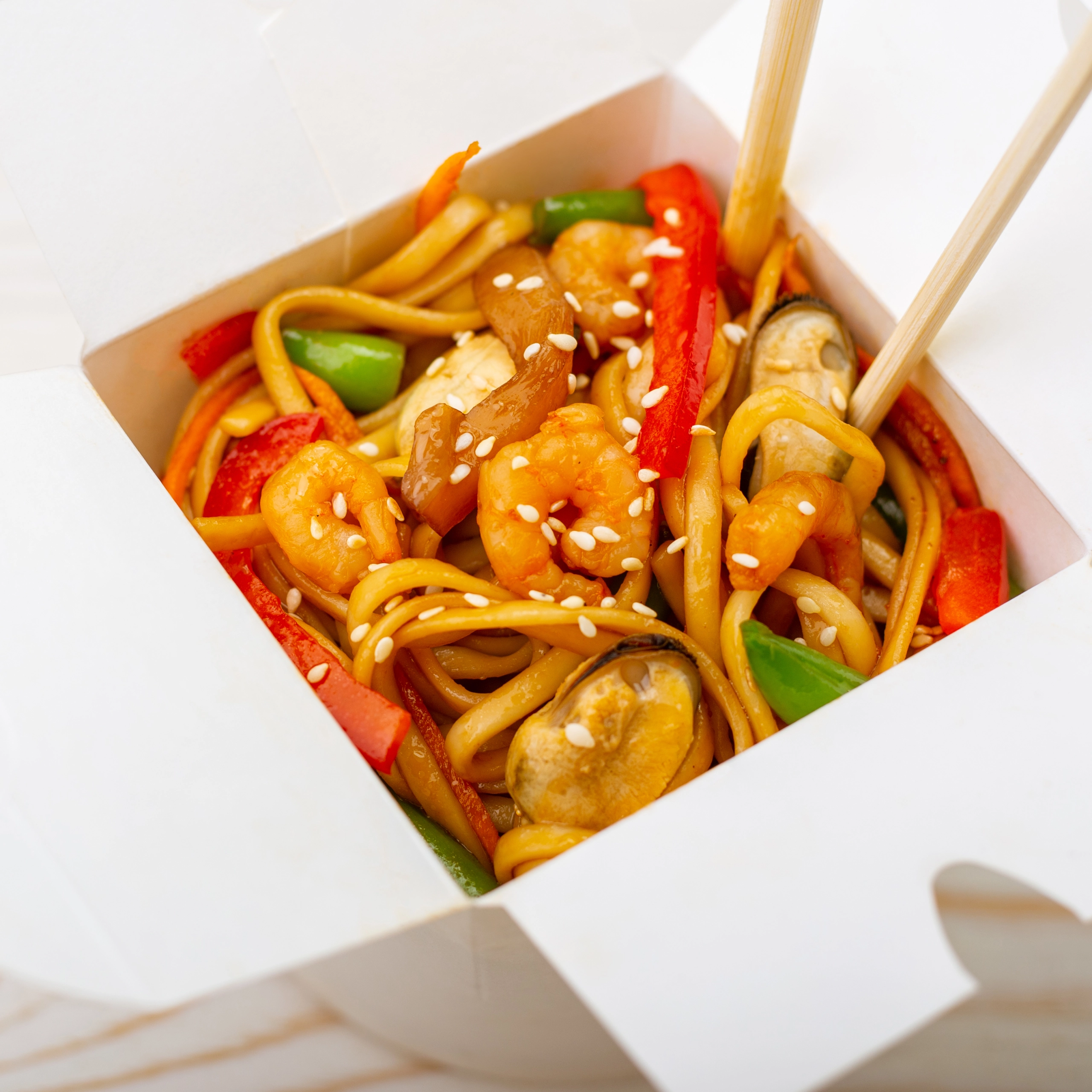 Замовити Wok УДОН З МОРЕПРОДУКТАМИ з доставкою в Одеса