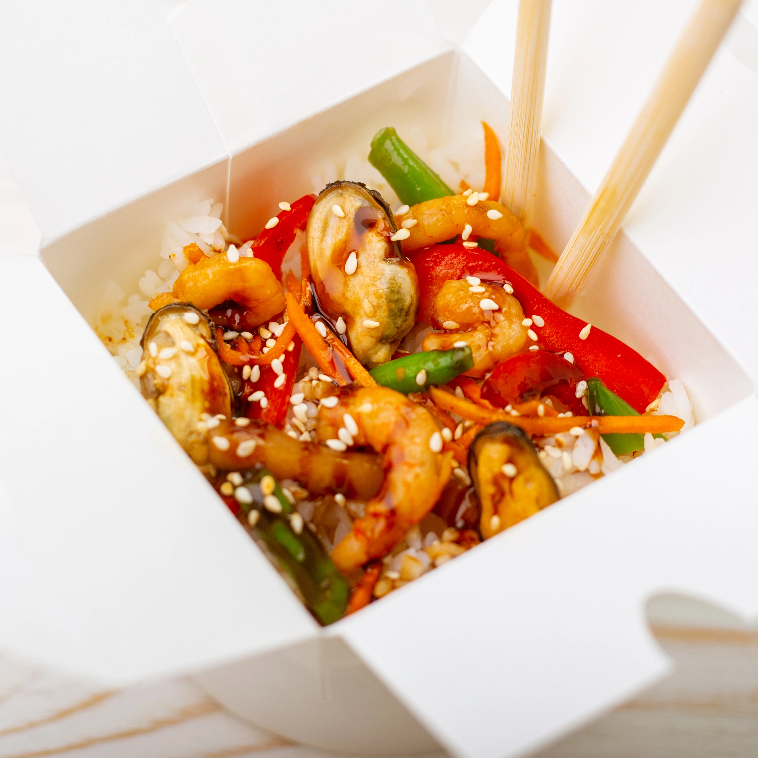 Замовити Wok ТЯХАН З МОРЕПРОДУКТАМИ з доставкою в Одеса