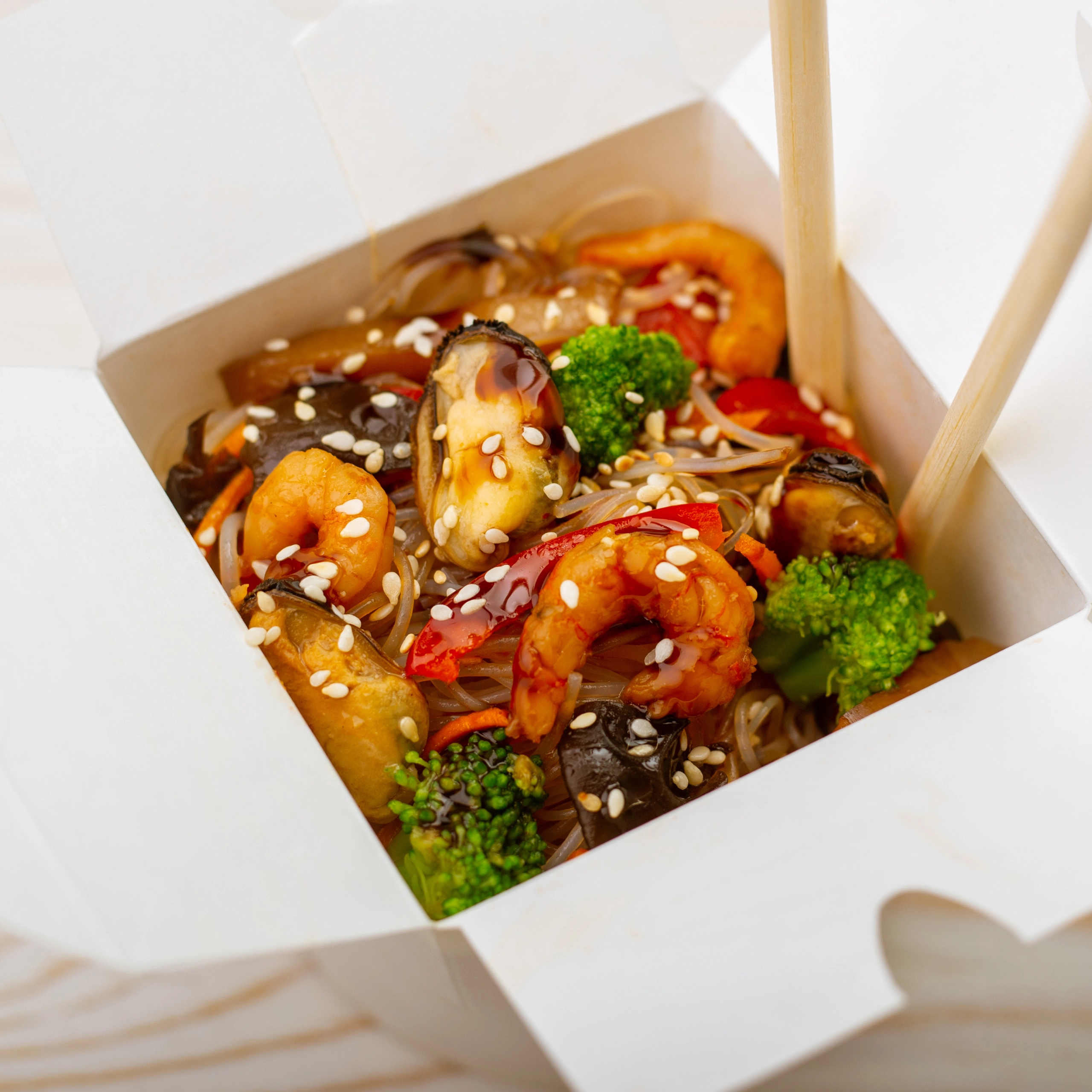 Замовити Wok ФУНЧОЗА З МОРЕПРОДУКТАМИ з доставкою в Одеса